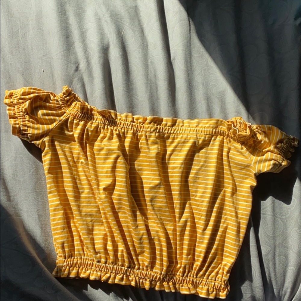 Yellow White Striped Short Sleeves Shirt 💛⭐️